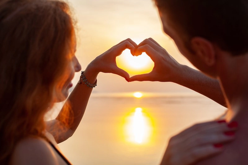 Bùa yêu là một loại phép thuật mà khi sử dụng đúng cách, nó có thể giúp kết nối tình yêu và tạo ra một mối quan hệ lâu dài và hạnh phúc. 